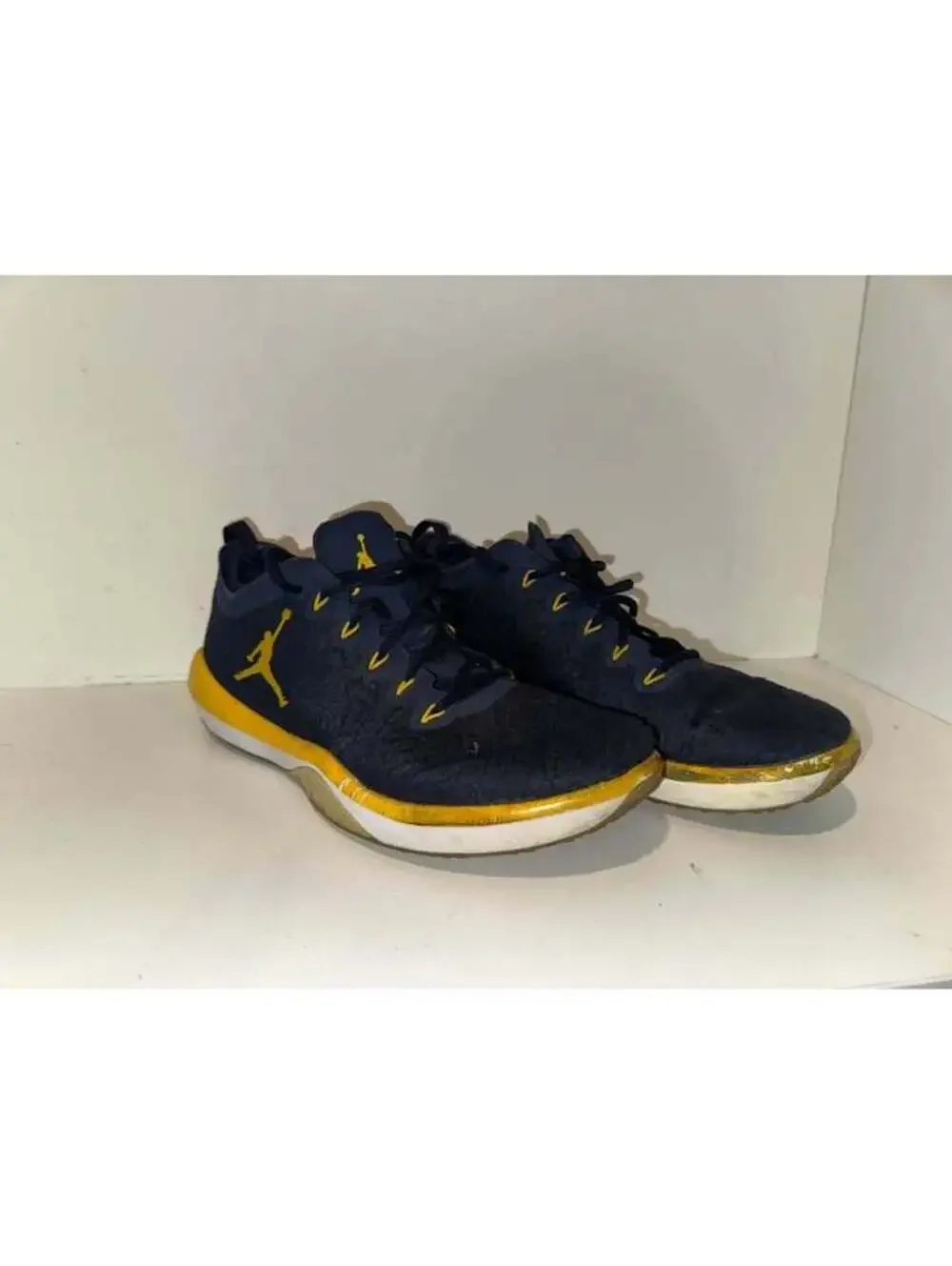 Team Issued Michigan Wolverines Football Jordan Sneakers Size 12
